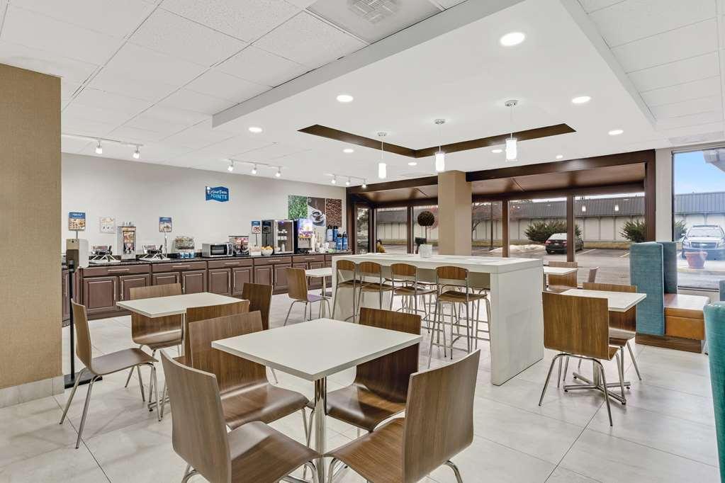 Clarion Pointe Near Erie Casino Otel Restoran fotoğraf